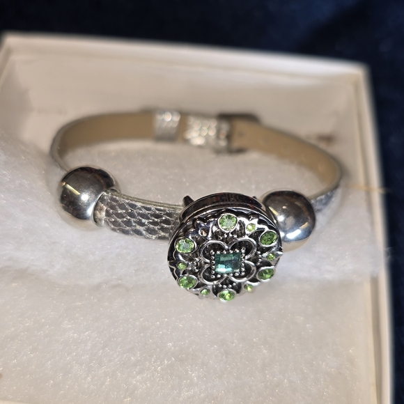 Ginger Snaps Snap Charm And Bracelet Silver Bracelet with Green Rhinestones - Picture 1 of 9